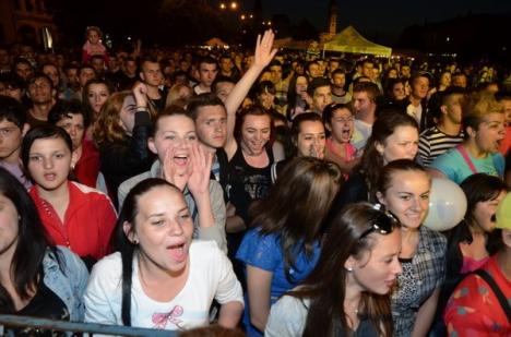 Ziua Europei contra Spania: Doar câteva sute de orădeni au chefuit la concertele Puya şi Anda Adam (FOTO)