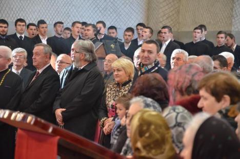 ÎPS Laurenţiu Streza, la Oradea: "Nu vom accepta ca familia să fie trecută în Constituţie altfel decât a lăsat-o Dumnezeu!" (FOTO / VIDEO)