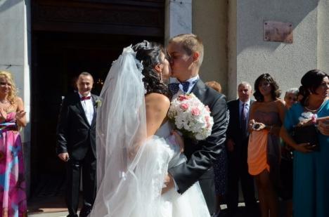 Avrigeanu şi Mang s-au încuscrit: Copiii lor s-au căsătorit duminică (FOTO)