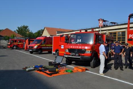 ISU continuă să se doteze din bani europeni: Încă două autospeciale vor ajunge la pompierii orădeni (FOTO)