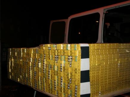 Aproape 90.000 de ţigarete Jin Ling, confiscate la Salonta (FOTO)