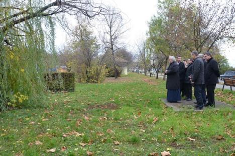 De "Cascadorii râsului": Sfinţirea locului viitoarei statui a lui Brătianu s-a ţinut fără.... organizatori (FOTO)