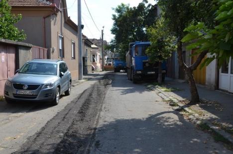 Atenţie, "şanţier"! Primăria a transformat 62 de străzi din Oradea în şantiere nesemnalizate (FOTO)