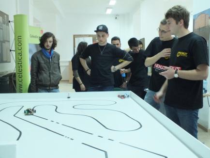 Studenţi şi liceeni s-au întrecut în roboţi, la Universitatea din Oradea (FOTO / VIDEO)