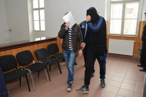 Fraudă de 14 milioane de euro, anchetată de DNA Oradea: 7 persoane au fost arestate (FOTO)