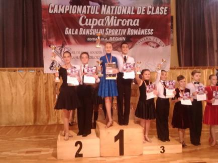 Orădenii Laurenţiu Gondor şi Alexandra Ghender au devenit campioni naţionali la dans sportiv (FOTO)
