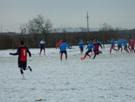 FC Bihor și CSC Sânmartin au remizat, într-un amical desfășurat la Stadionul Luceafărul (FOTO)