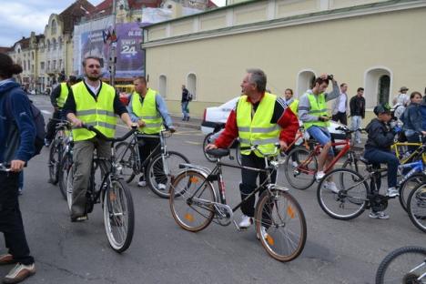 Bicicleta, cel mai rapid mijloc de transport în Oradea. Peste 500 de orădeni au pedalat victorioşi prin oraş (FOTO/VIDEO)