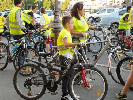 Oradea pe două roţi: Peste 800 de biciclişti, la Critical Mass (FOTO / VIDEO)