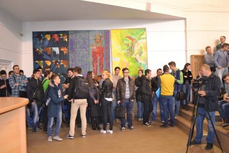 Campanie discretă: Miniştrii Jianu şi Teodorovici au lăudat programele Guvernului în faţa studenţilor orădeni (FOTO)