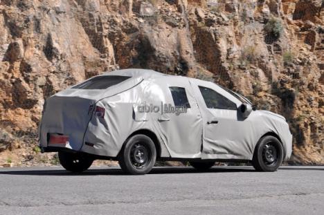 Primele imagini spion cu Dacia Logan 2