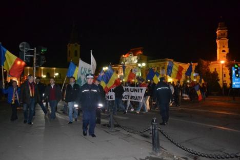 Protestatarii din Câmpeni au venit la Oradea: "Bihorenii şi cu moţii se luptă cu hoţii!" (FOTO/VIDEO)