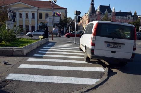 Aberant: AIO a înfiinţat treceri de pietoni pe trotuar, ca să poată amenda şoferii indisciplinaţi (FOTO)