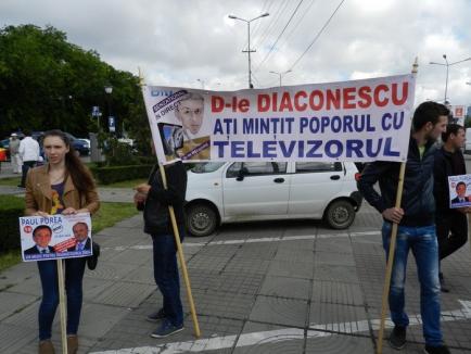 Foştii PPDD-işti ai primarului din Popeşti îl spurcă pe Dan Diaconescu şi susţin un independent la europarlamentare (FOTO)