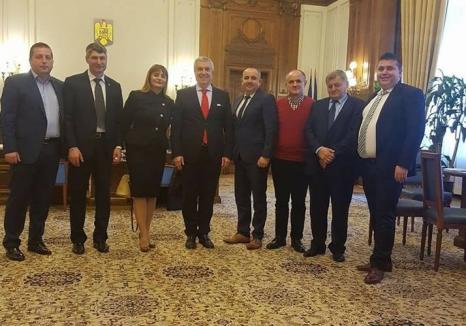 Şeful ALDE Bihor, Traian Bodea, se laudă cu 6 primari „traseişti” de la PNL, care însă neagă orice discuţie pe această temă