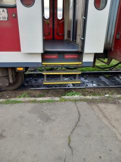 În sfârșit! Comisarii OPC au descins în gări și în trenuri. În Bihor, un vagon a fost oprit de la circulație, din cauza neregulilor (FOTO)