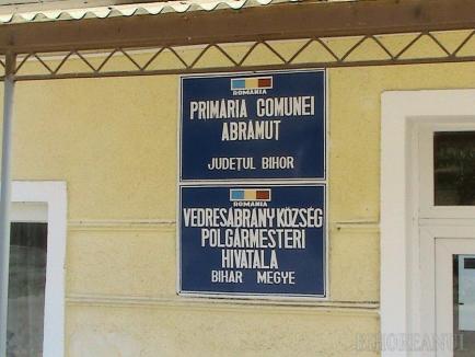 Comuna Abrămuț din Bihor devine comuna Petreu, după un referendum inițiat de UDMR