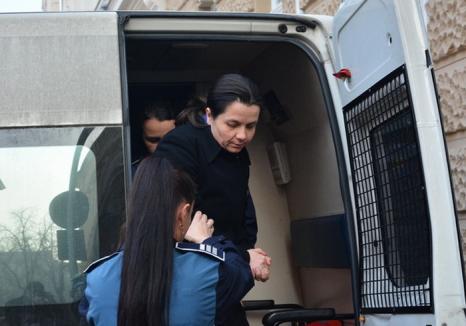 Şefa Departamentului de Medicină Dentară a Facultății de Medicină din Oradea, Adriana Pirte, a fost arestată pentru 30 de zile