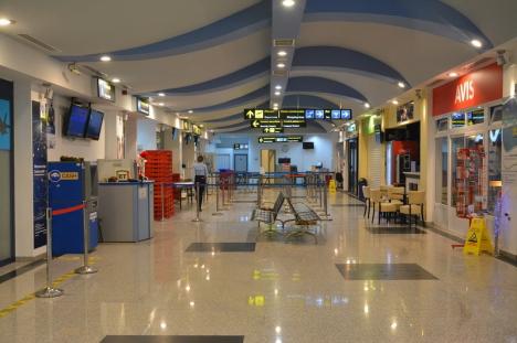 Ceartă pe bonusuri pentru membrii CA la Aeroport: PNL-iştii au impus reducerea lor, pentru lipsa de performanţă dovedită