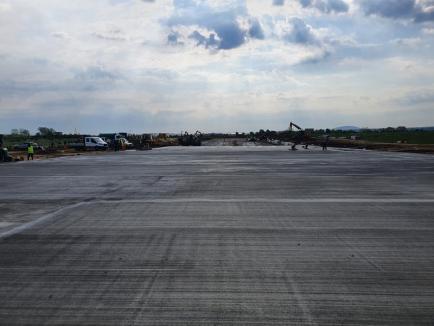 GALERIE FOTO: Zborurile de pe Aeroportul din Oradea se reiau duminică seară, conform programării