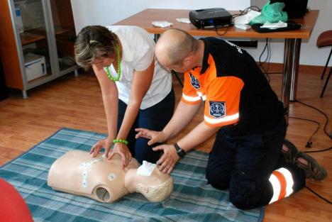 Un nou curs de prim-ajutor pentru populaţie la Ambulanţă: „Hai şi învaţă să salvezi o viaţă!”