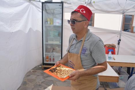 Anatolian Food Festival: Orădenii, chemaţi să guste mâncăruri tradiţionale din Turcia, dar şi băutura preferată a lui Suleyman (FOTO/VIDEO)