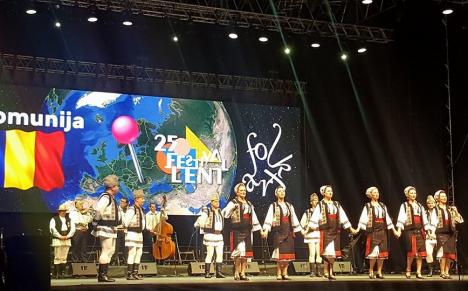 Ansamblul Crișana a reprezentat România la cel mai mare festival internațional de folclor din Slovenia (FOTO)