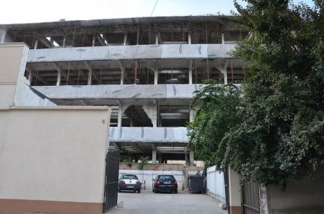 Ruina fostei fabrici Avântul din Oradea va fi demolată pentru a face loc unui bloc de locuinţe cu şapte etaje