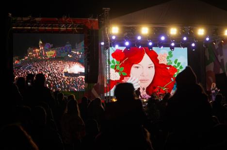 Sandra, vedeta anilor '80, a concertat în Piața Unirii, în ultima seară de Oradea FestiFall (FOTO/VIDEO)