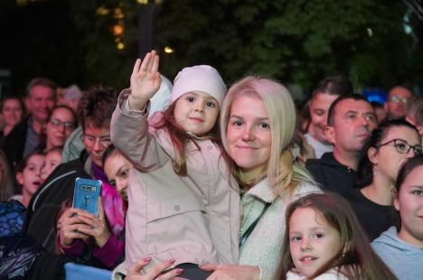 Sandra, vedeta anilor '80, a concertat în Piața Unirii, în ultima seară de Oradea FestiFall (FOTO/VIDEO)