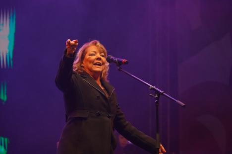 Sandra, vedeta anilor '80, a concertat în Piața Unirii, în ultima seară de Oradea FestiFall (FOTO/VIDEO)