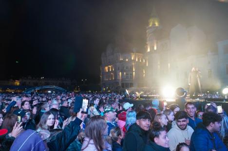 Sandra, vedeta anilor '80, a concertat în Piața Unirii, în ultima seară de Oradea FestiFall (FOTO/VIDEO)