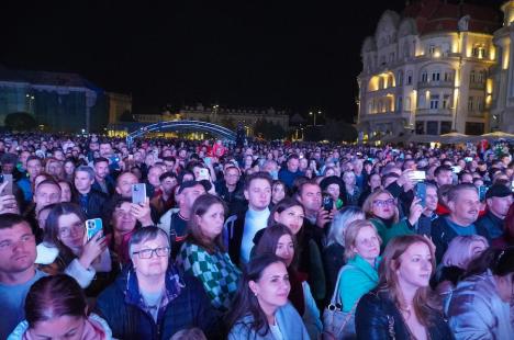 Sandra, vedeta anilor '80, a concertat în Piața Unirii, în ultima seară de Oradea FestiFall (FOTO/VIDEO)