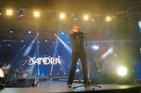 Sandra, vedeta anilor '80, a concertat în Piața Unirii, în ultima seară de Oradea FestiFall (FOTO/VIDEO)