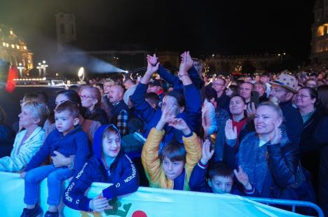 Sandra, vedeta anilor '80, a concertat în Piața Unirii, în ultima seară de Oradea FestiFall (FOTO/VIDEO)