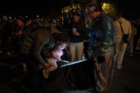 Sandra, vedeta anilor '80, a concertat în Piața Unirii, în ultima seară de Oradea FestiFall (FOTO/VIDEO)