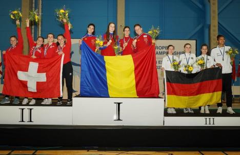Orădeanca Bianca Benea a cucerit titlul de campioană europeană, cu echipa României, la spadă feminin tineret! (FOTO)