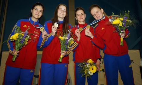 Orădeanca Bianca Benea a cucerit titlul de campioană europeană, cu echipa României, la spadă feminin tineret! (FOTO)