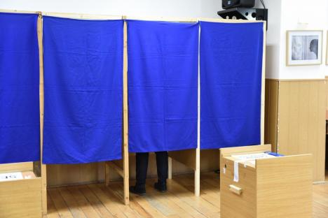 Liderul PNL Bihor, Ilie Bolojan: 'Am votat pentru proiectele judeţului' (FOTO / VIDEO)