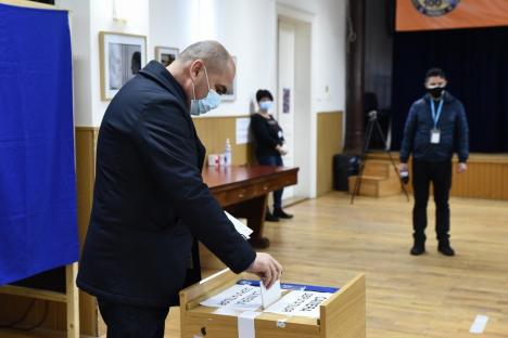 Liderul PNL Bihor, Ilie Bolojan: 'Am votat pentru proiectele judeţului' (FOTO / VIDEO)