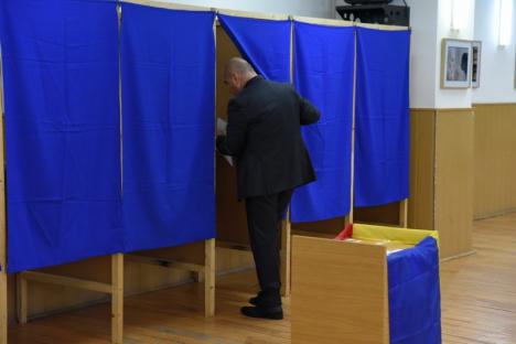 Primarul Ilie Bolojan, după ce-a votat: „Respectul pentru ţară îl manifeşti şi prezentându-te la vot. Eu am votat pentru o Românie europeană” (FOTO / VIDEO)