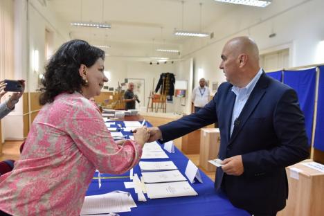 Bolojan a votat „pentru oameni competenți, care au probat” și „pentru reprezentarea cu demnitate a României” în Europa (FOTO/VIDEO)