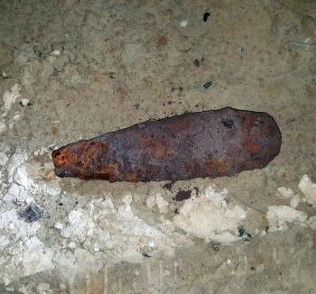 Descoperire periculoasă: Bombă aruncător, în curtea unui localnic din Hidişelu de Sus