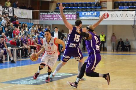 După un meci de mare luptă, CSM U Oradea a învins BCM U Piteşti cu 104-97 (FOTO)