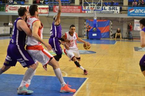 După un meci de mare luptă, CSM U Oradea a învins BCM U Piteşti cu 104-97 (FOTO)