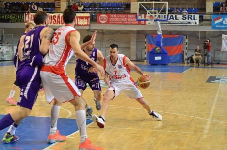 După un meci de mare luptă, CSM U Oradea a învins BCM U Piteşti cu 104-97 (FOTO)