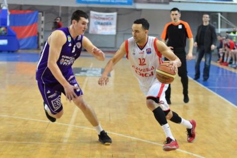 După un meci de mare luptă, CSM U Oradea a învins BCM U Piteşti cu 104-97 (FOTO)