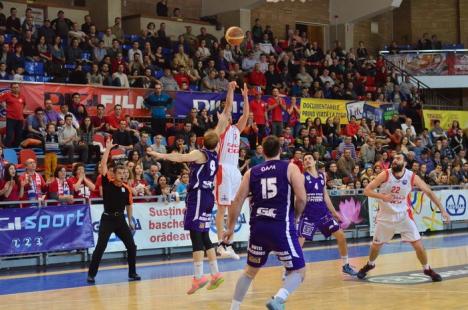 După un meci de mare luptă, CSM U Oradea a învins BCM U Piteşti cu 104-97 (FOTO)