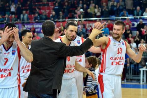 După un meci de mare luptă, CSM U Oradea a învins BCM U Piteşti cu 104-97 (FOTO)