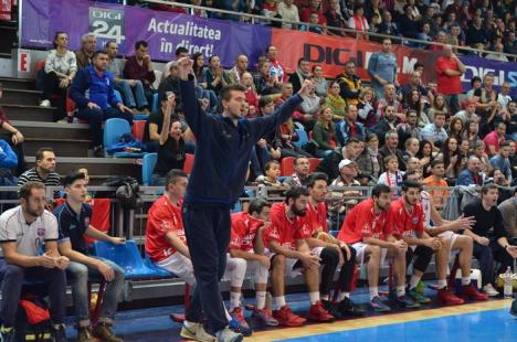 După un final dramatic, CSM CSU Oradea s-a impus, cu 62-60, în faţa argeşenilor de la BCM U Piteşti (FOTO)